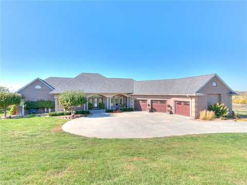 6911 F48 Highway W, Newton, IA 50208