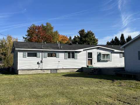 722 W 27th AVE, Muir, MI 49783