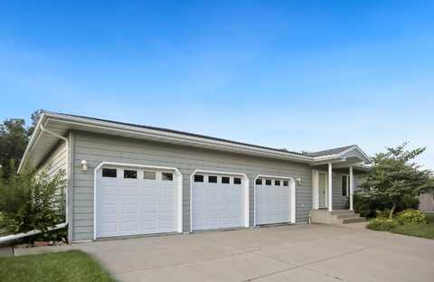 2414 SE 14th Avenue, Aberdeen, SD 57401