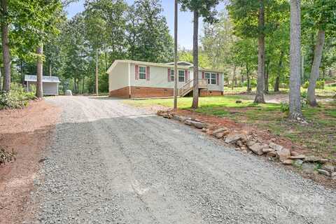 633 Lhasa Apso Lane, Iron Station, NC 28080