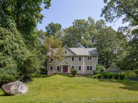 5 Vale Road, Brookfield, CT 06804