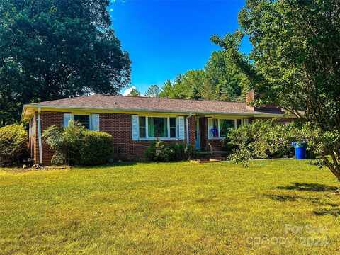 506 Brooklyn Avenue, Hendersonville, NC 28792