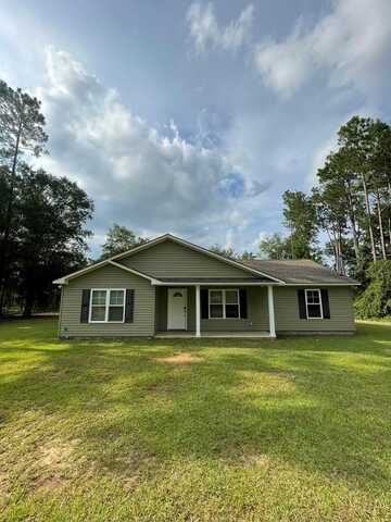 113 Pearl Dr., Broxton, GA 31519