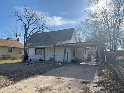 Avenue A, HUTCHINSON, KS 67501