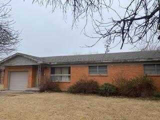 2301 Jackson Drive, Perryton, TX 79070