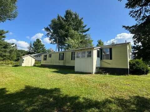 8 Rounds Ave, Tupper Lake, NY 12986