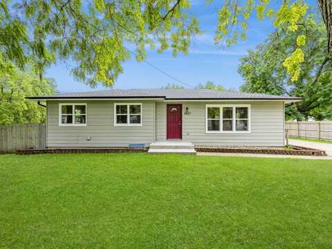 3827 E 32nd Street, Des Moines, IA 50317