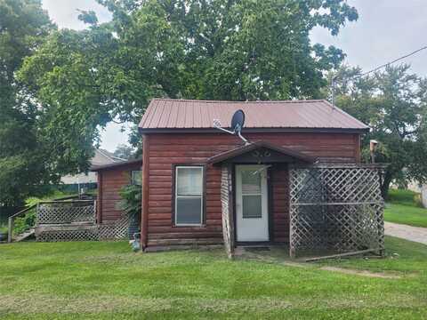 806 N Roche Street, Knoxville, IA 50138