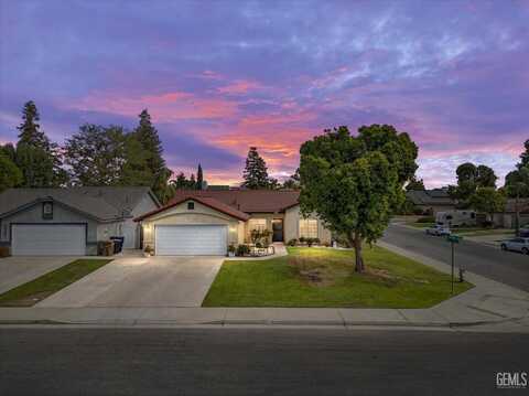 9000 Saint Jean Court, Bakersfield, CA 93312