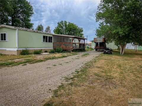 1024 3rd Street East, Roundup, MT 59072