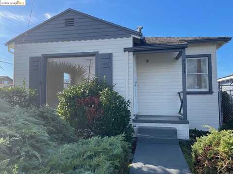 8933 D St, Oakland, CA 94621