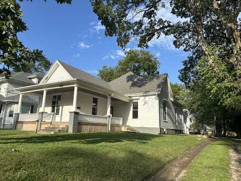 122 Brunswick AVE, Marshall, MO 65340