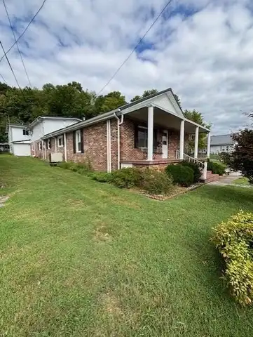 366 Highland Ave., Prestonsburg, KY 41653