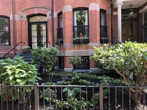 320 Marlborough St 3, Boston, MA 02116