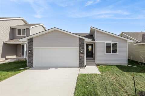 208 S Valley View Drive, Norwalk, IA 50211