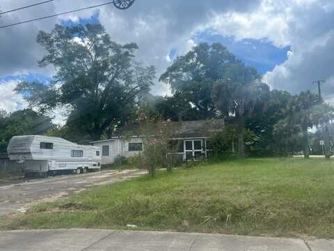 262 N State Highway 83, DeFuniak Springs, FL 32433