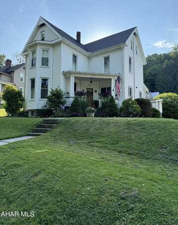 901 Jefferson Avenue, Tyrone, PA 16686