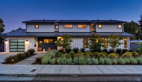 554 Sherman Street, Healdsburg, CA 95448