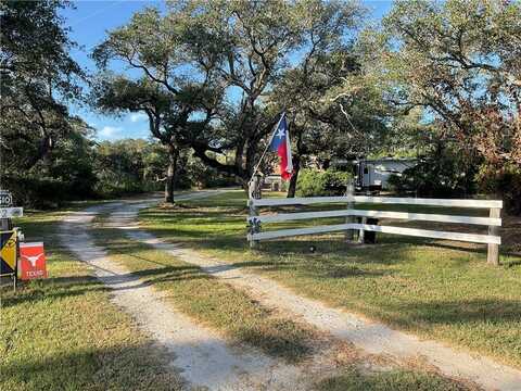 322 Whispering Woods Drive, Rockport, TX 78382