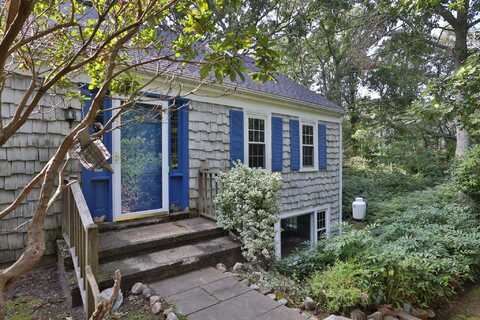 77 Headwaters Road, Centerville, MA 02632