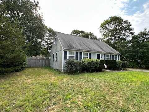 544 Old Strawberry Hill Road, Centerville, MA 02632