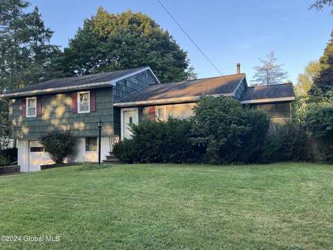 2300 N Old Post Road, New York, NY 12033