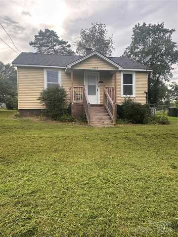 1333 13th Street NE, Hickory, NC 28601