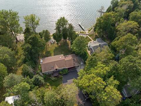 4101 Snake Island Rd, Sturgeon Bay, WI 54235