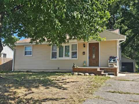 2219 Searle Street, Des Moines, IA 50317