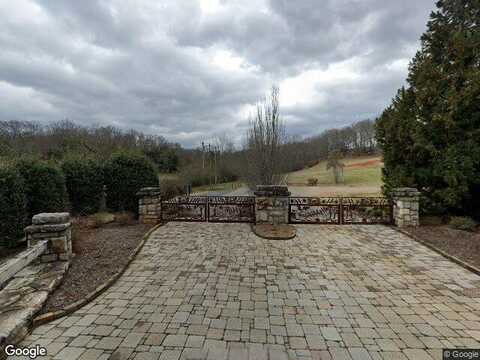 Porter Creek Dr, Franklin, NC 28734