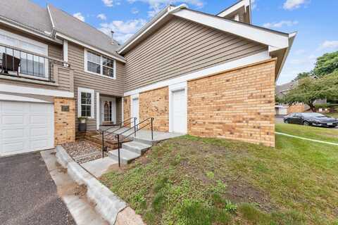 Chasewood, HOPKINS, MN 55343