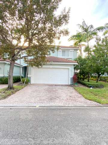 Center Stone, RIVIERA BEACH, FL 33404