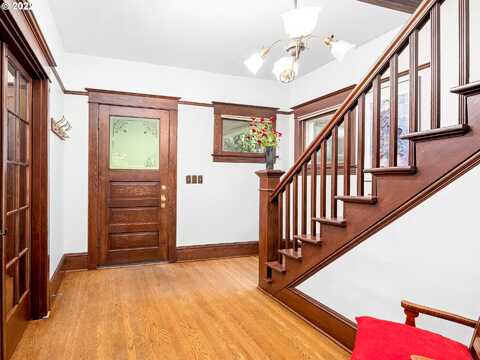 33Rd, PORTLAND, OR 97210