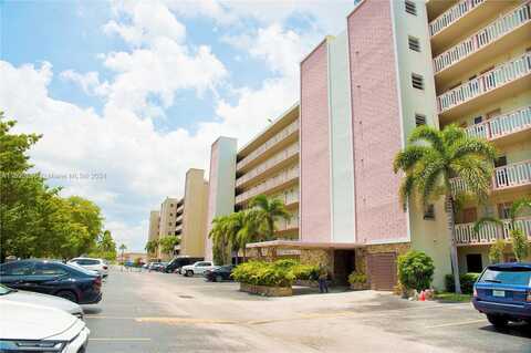 14Th, HALLANDALE BEACH, FL 33009