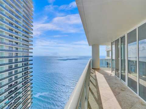 Ocean, HALLANDALE BEACH, FL 33009