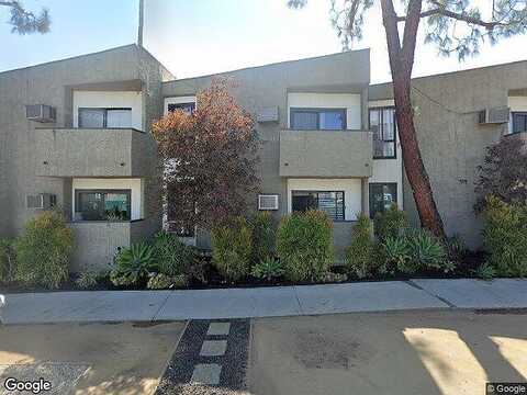 Saugus Ave, Sherman Oaks, CA 91403