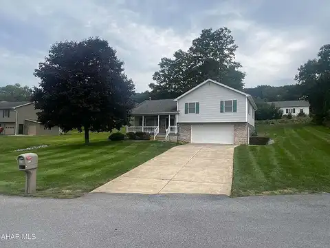 Bonnie, HOLLIDAYSBURG, PA 16648