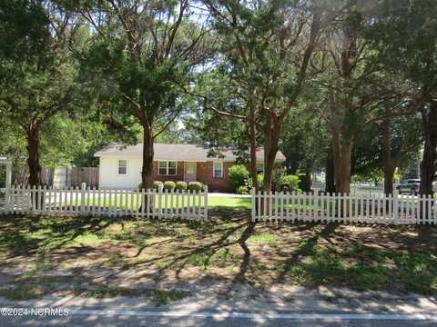 302 E Leonard Street, Southport, NC 28461