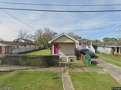 Theard, GRETNA, LA 70053