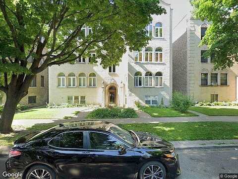 W Farwell Ave, CHICAGO, IL 60645