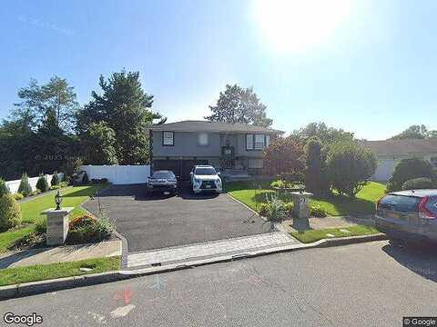 Pembrooke, BAY SHORE, NY 11706