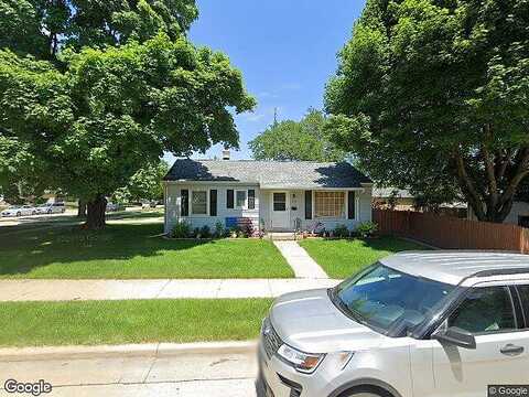 Kinzie, RACINE, WI 53405