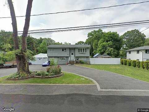 Nostrand, CENTRAL ISLIP, NY 11722