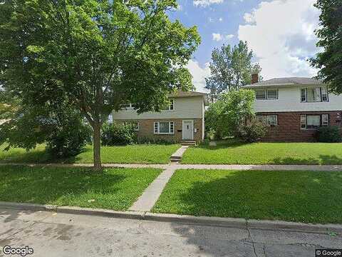 Villard, MILWAUKEE, WI 53218