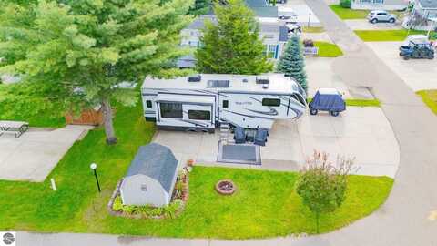 2757 OWENS DRIVE #130, HOUGHTON LAKE, MI 48629