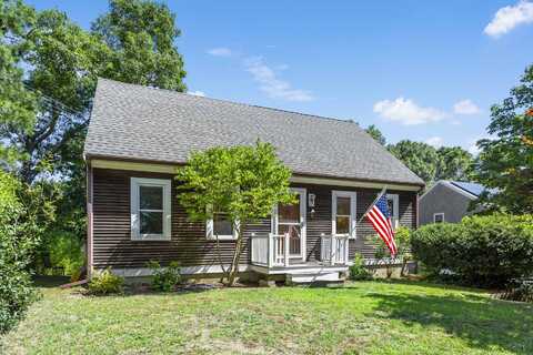 37 Hilltop Road, Mashpee, MA 02649