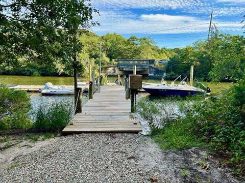 20 Joshua Lane, East Falmouth, MA 02536