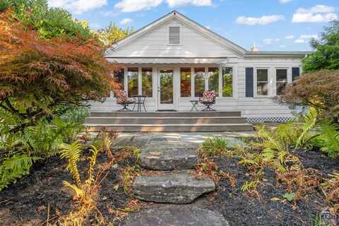 8 Bobolink Road, Craryville, NY 12521