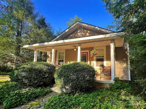 411 Spring Street, Hendersonville, NC 28739