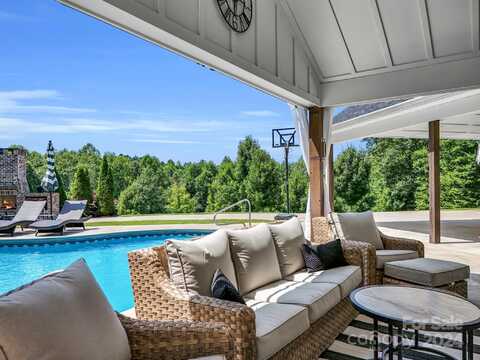 194 Lyles Pond Road, Rutherfordton, NC 28139